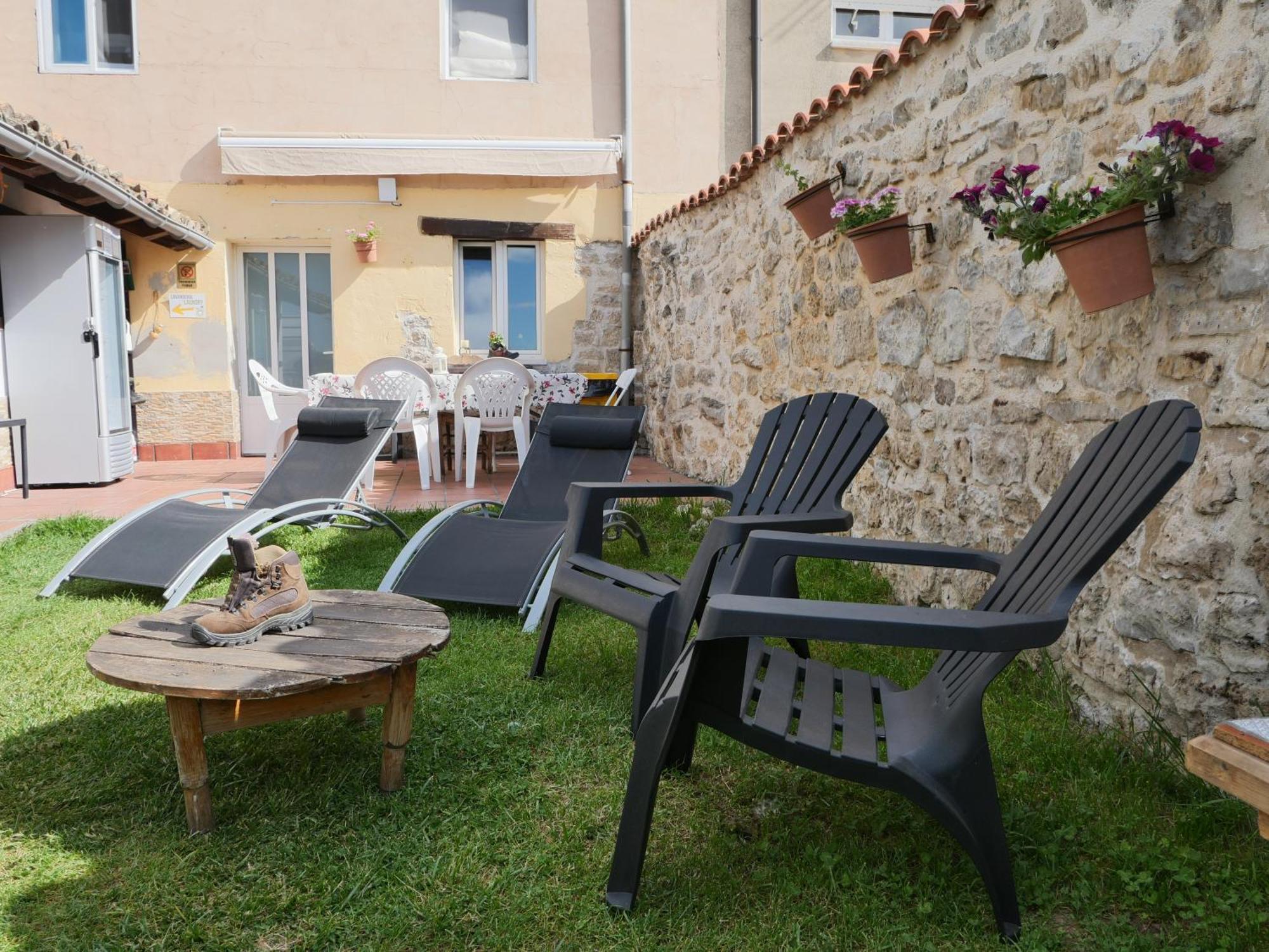Albergue El Alfar/Pilgrim Hostel Hornillos del Camino Eksteriør bilde